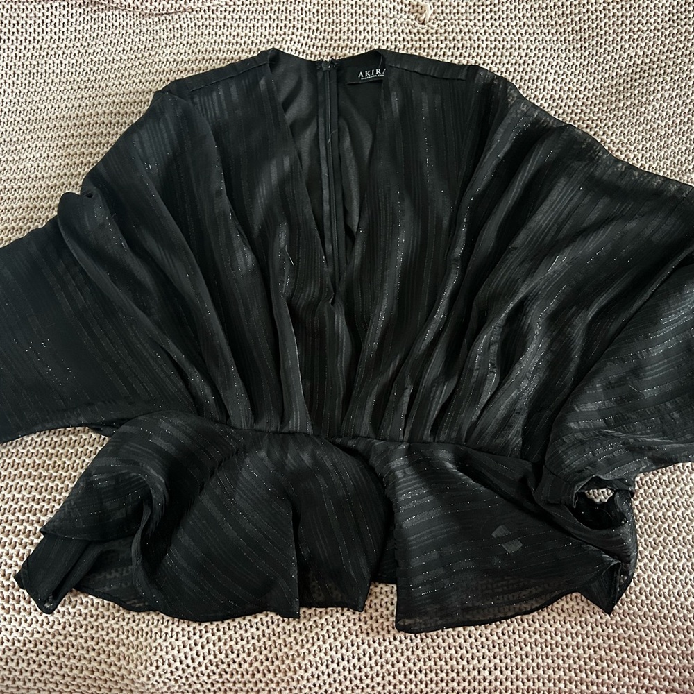 AKIRA Elegant Black Top